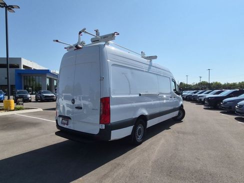 Used 2024 Mercedes-Benz Sprinter 2500 image 5