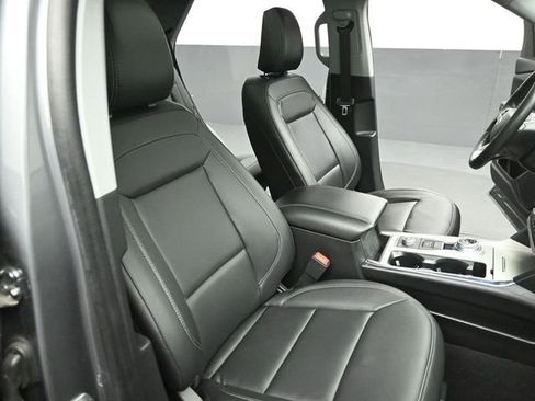 Certified 2023 Ford Explorer XLT w/ Equipment Group 202A image 34