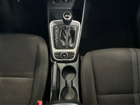 Used 2021 Hyundai Venue SEL image 18