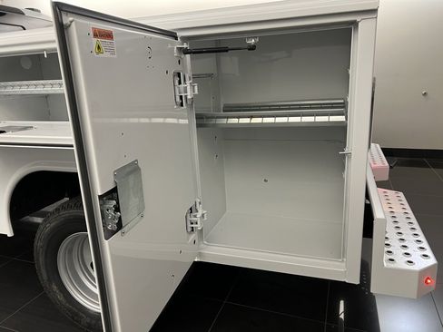 New 2025 Ford F350 XL w/ XL Chrome Package image 29