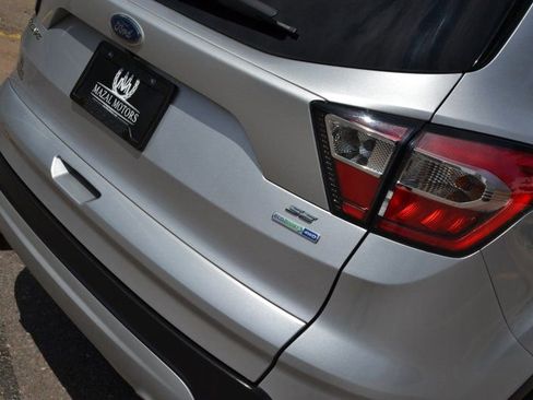 Used 2017 Ford Escape SE image 16