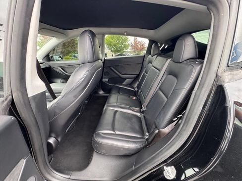 Used 2021 Tesla Model Y Long Range AWD/4WD image 13