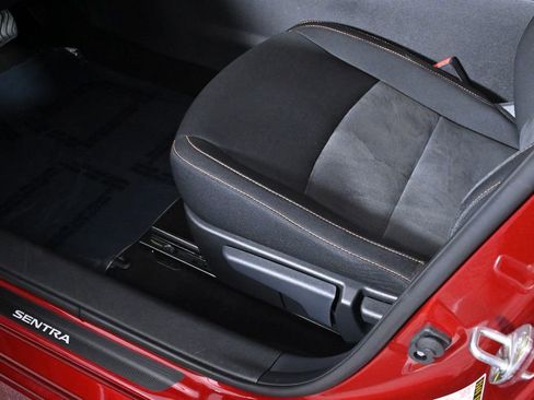 Certified 2022 Nissan Sentra SR w/ Electronics Package image 26