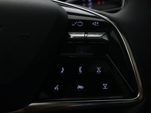 Used 2024 Cadillac Lyriq Tech RWD image 21