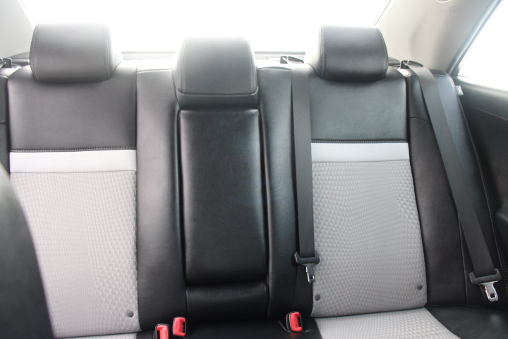 Used 2012 Toyota Camry SE FWD image 19