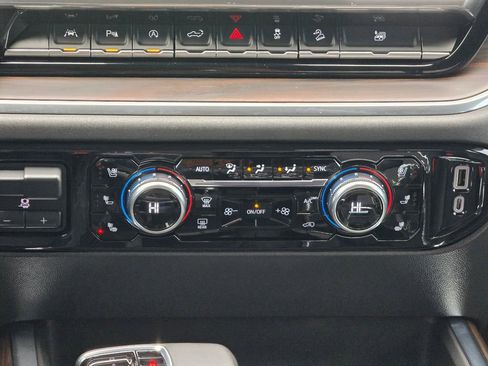 Used 2022 GMC Sierra 1500 SLT w/ SLT Premium Plus Package image 37