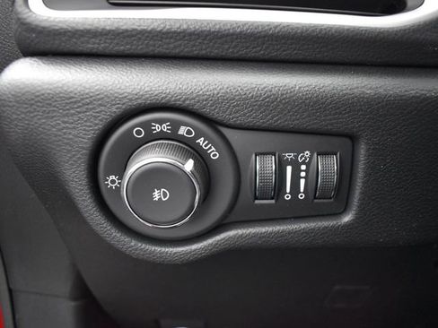 New 2026 Chrysler Pacifica Select image 15