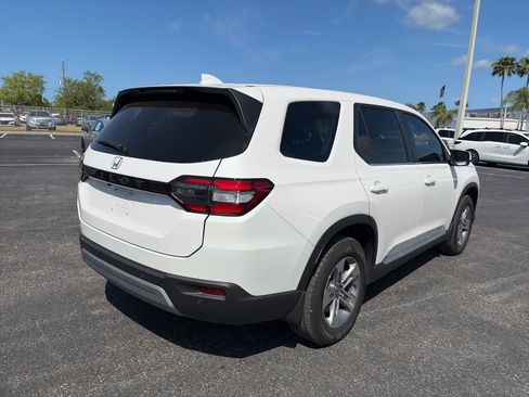 Used 2025 Honda Pilot EX-L image 7
