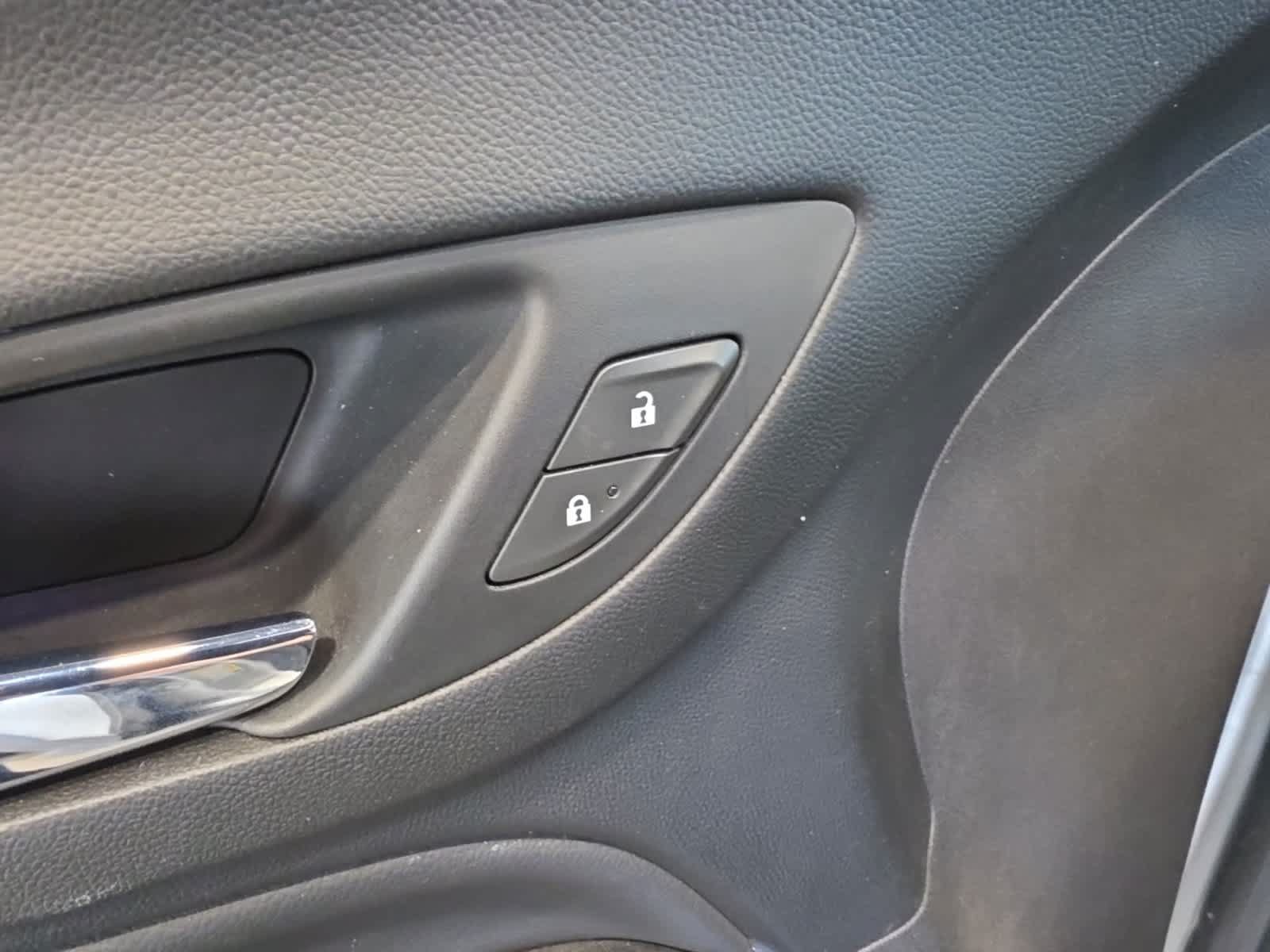 Used 2020 Chevrolet Equinox LT w/ Driver Convenience Package FWD image 27