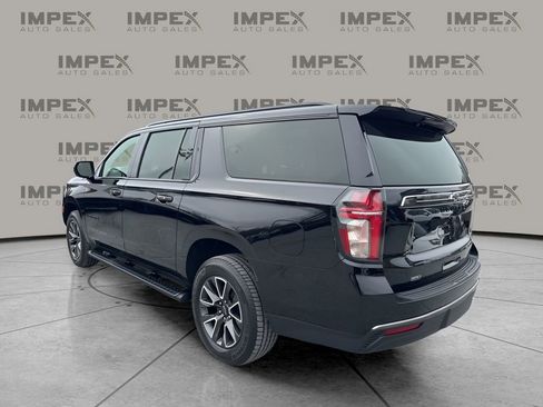Used 2021 Chevrolet Suburban Z71 image 3