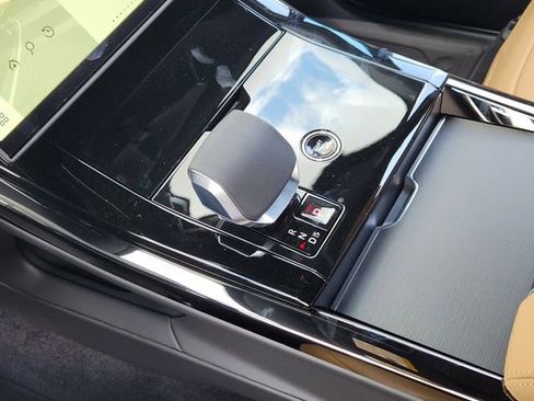 New 2026 Land Rover Range Rover Sport SE image 15