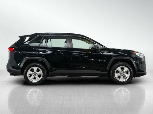 Used 2020 Toyota RAV4 XLE w/ Convenience Package image 6