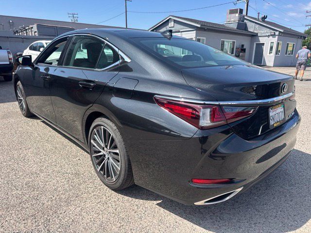 Used 2024 Lexus ES 350 w/ Premium Package FWD image 7