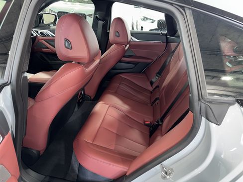 Used 2025 BMW M440i RWD image 11