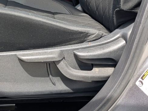 Used 2019 Nissan Kicks SV image 19