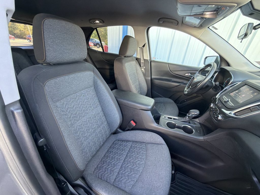 Used 2024 Chevrolet Equinox LT FWD image 28