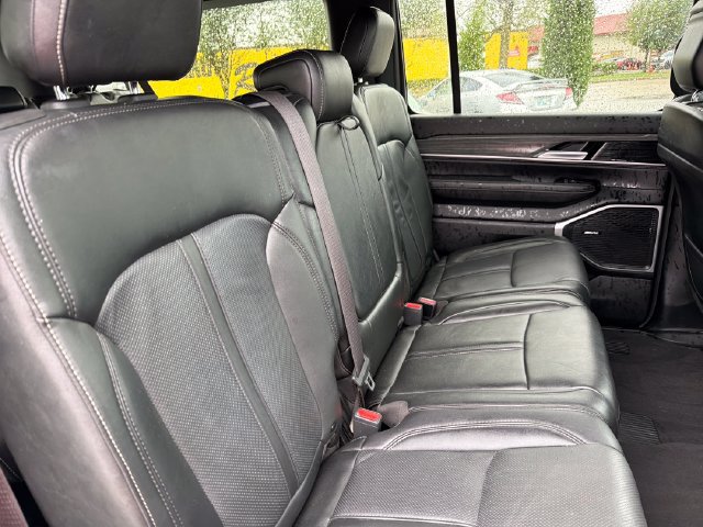 Used 2023 Jeep Wagoneer L Series II AWD/4WD image 27
