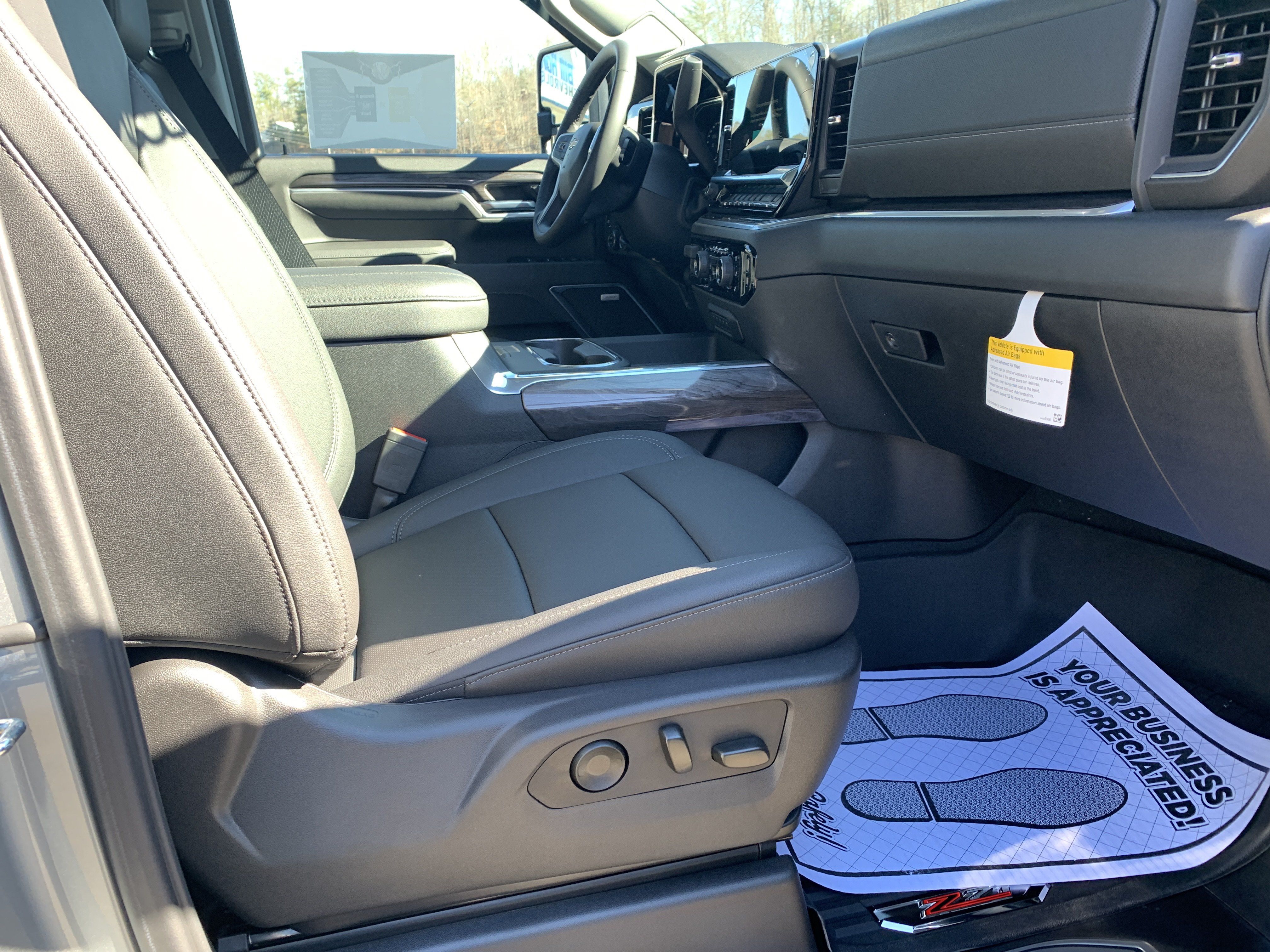 New 2025 Chevrolet Silverado 2500 LTZ w/ LTZ Premium Package AWD/4WD image 30