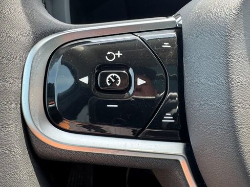 Used 2023 Volvo XC60 B5 Plus w/ Climate Package AWD/4WD image 18