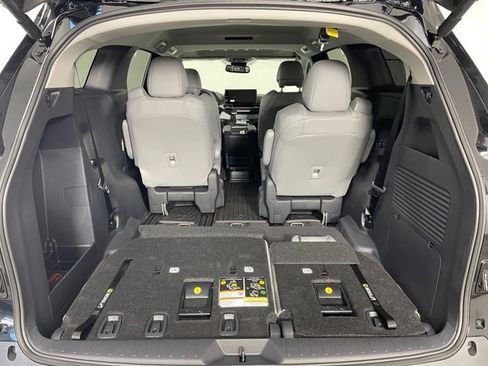 New 2026 Toyota Sienna XLE FWD image 10