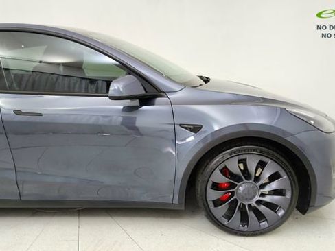 Used 2023 Tesla Model Y Performance image 7
