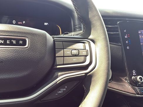 Used 2022 Jeep Wagoneer Series I w/ Premium Group I AWD/4WD image 33