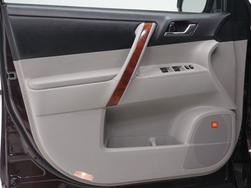 Used 2013 Toyota Highlander Limited FWD image 15