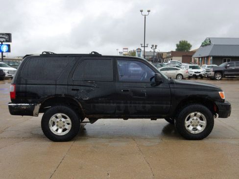 Used 2000 Toyota 4Runner SR5 image 5