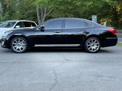 Used 2012 Hyundai Equus Signature RWD image 4