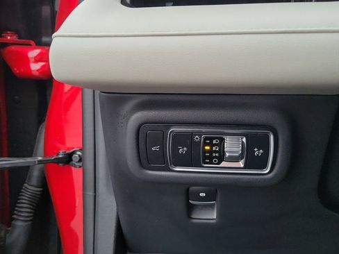 Certified 2024 Lincoln Nautilus Reserve image 22