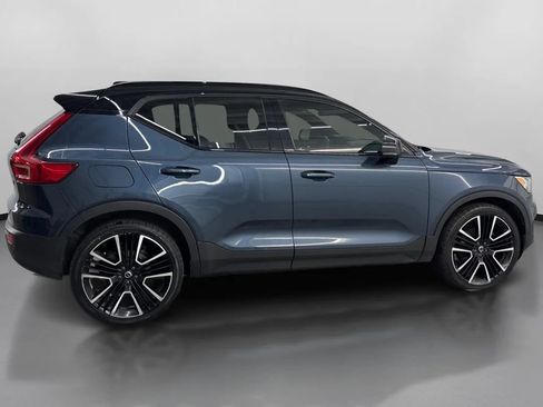 Used 2022 Volvo XC40 T5 R-Design w/ Advanced Package AWD/4WD image 11