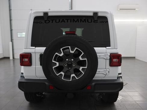 Used 2024 Jeep Wrangler Unlimited Sahara w/ Technology Group AWD/4WD image 25