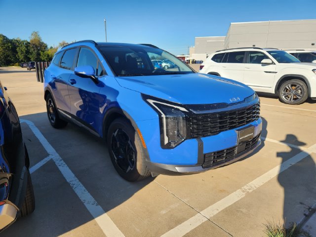 Certified 2026 Kia Sportage EX w/ EX Panorama Roof Package FWD image 1