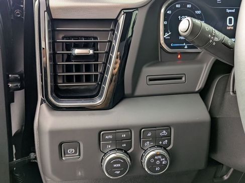 Used 2026 GMC Sierra 2500 Denali AWD/4WD image 11