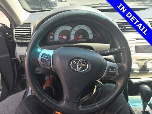 Used 2011 Toyota Camry SE w/ SE Extra-Value Pkg #1 FWD image 5