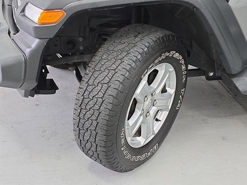 Used 2021 Jeep Wrangler Unlimited Sport image 31