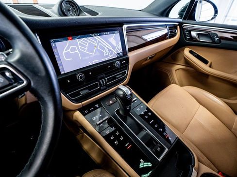 Used 2023 Porsche Macan image 40