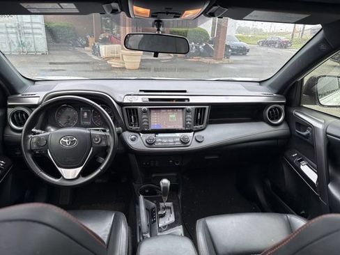 Used 2016 Toyota RAV4 SE FWD image 7
