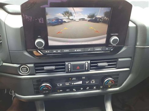 Used 2023 Nissan Pathfinder S image 15