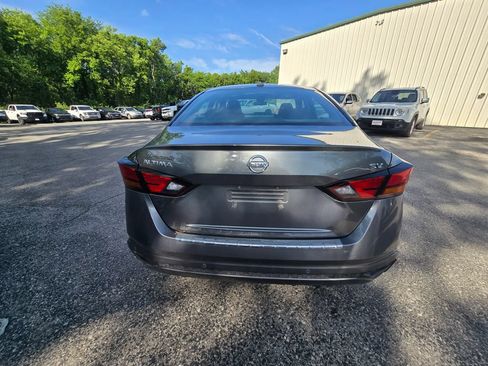 Used 2022 Nissan Altima 2.5 SV FWD image 6
