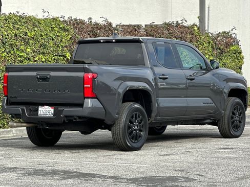 Used 2025 Toyota Tacoma SR5 image 4