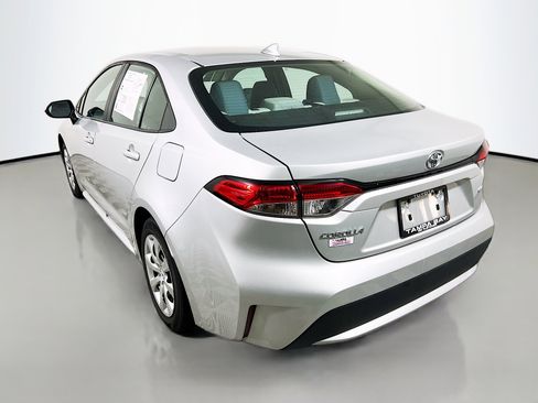 Used 2022 Toyota Corolla LE image 8