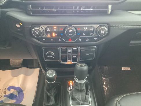 New 2026 Jeep Wrangler Unlimited Sahara AWD/4WD image 12