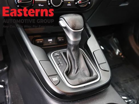 Used 2025 Kia Soul LX w/ LX Technology Package FWD image 13
