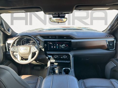 Used 2024 GMC Sierra 1500 Denali image 3