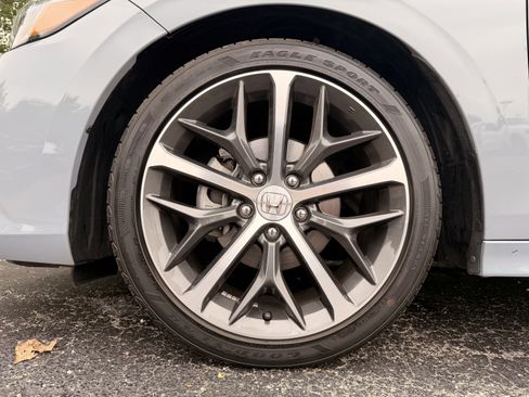 Used 2024 Honda Civic Touring image 9