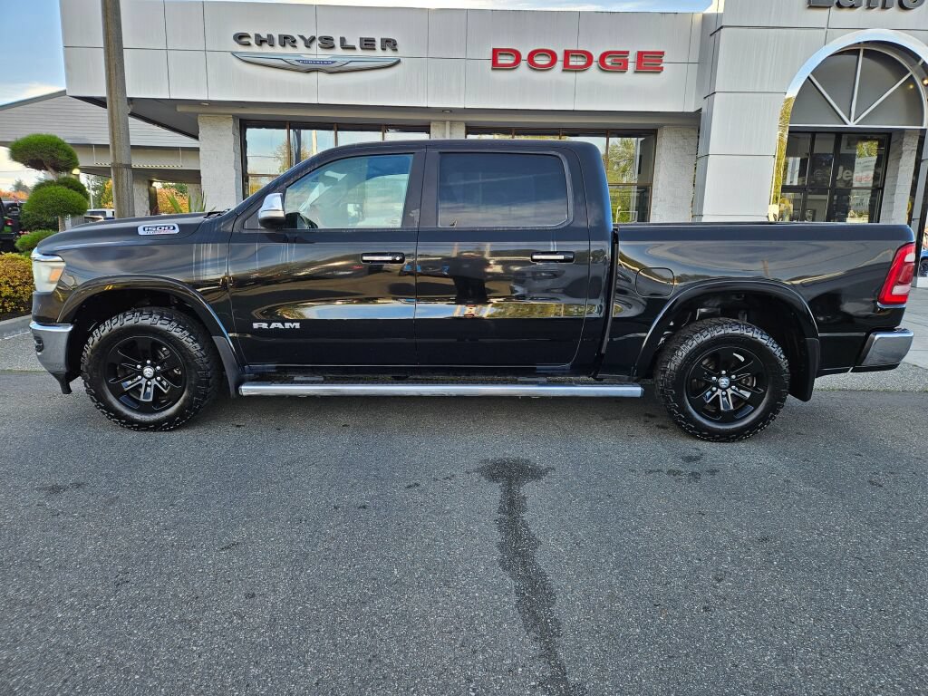Used 2022 RAM 1500 Laramie AWD/4WD image 2