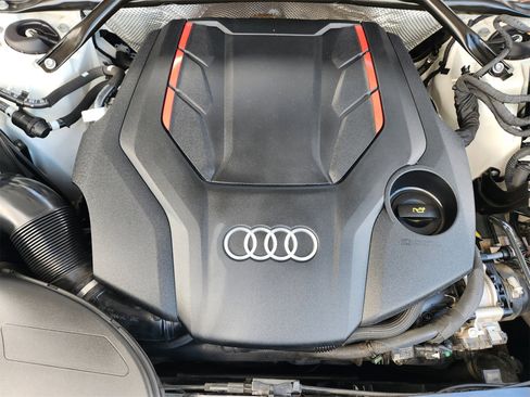 Used 2023 Audi SQ5 Premium Plus w/ Premium Plus Package image 32