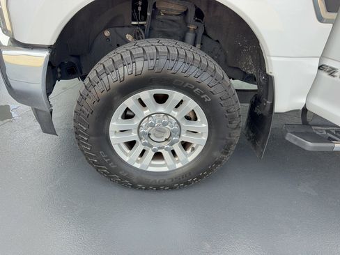Certified 2019 Ford F250 XLT w/ XLT Value Package AWD/4WD image 34