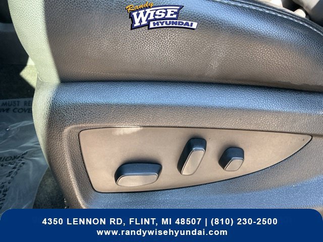 Used 2018 Chevrolet Tahoe Premier AWD/4WD image 16
